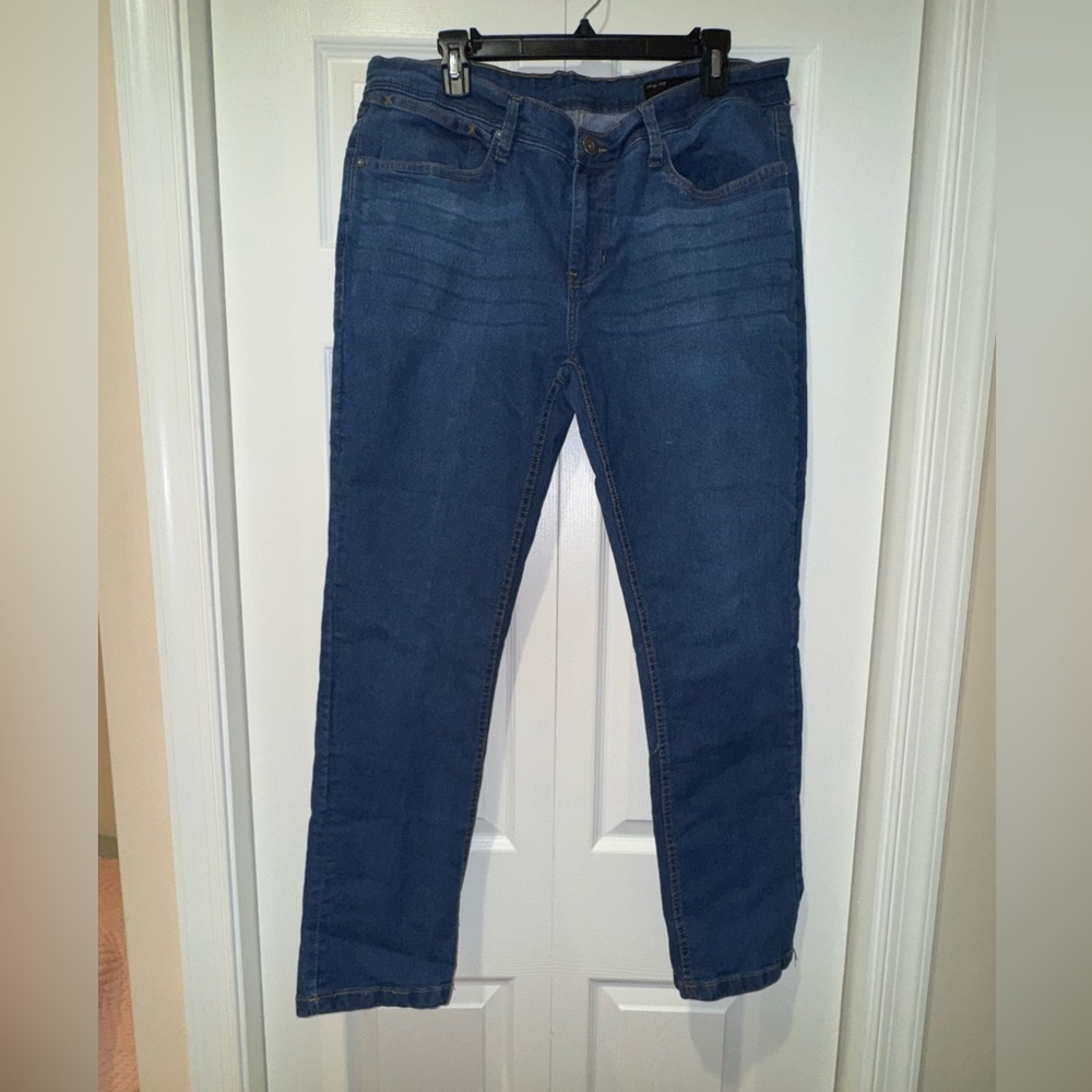 Six Lincoln NY men’s Slim Fit Jeans. Size 36x32. VGUC.